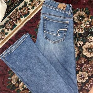 AEO Low Rise Blue Boot Leg Jeans (FITS FULL LENGTH FOR GIRLS UNDER 5’2”)